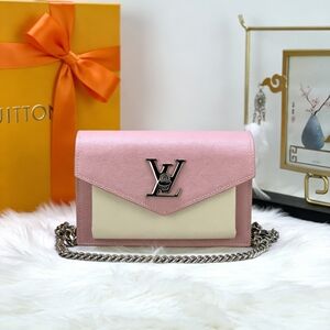 Louis Vuitton Lockme Chain Bag